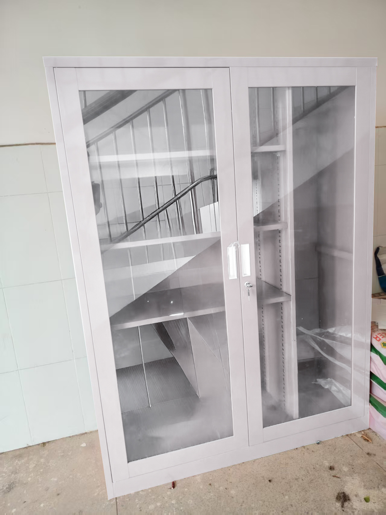 596-欣金泰 置物柜 展柜